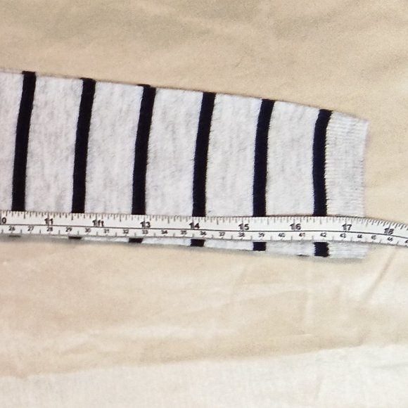 H & M Oversized Top - Picture 4 of 9